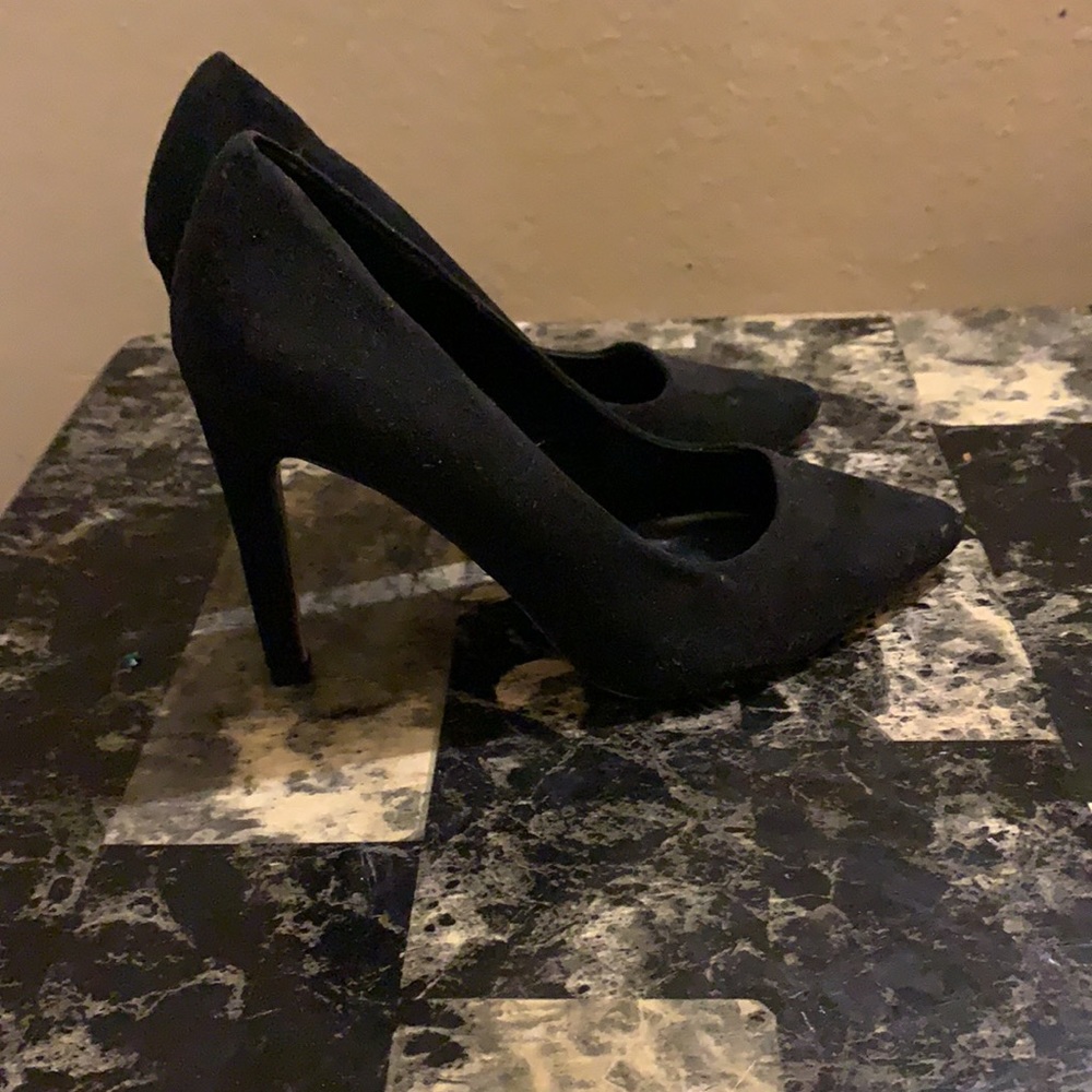 Black heels never worn 5.5 - Picture 2 of 2